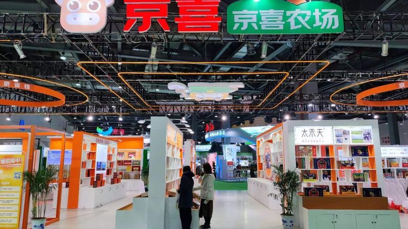 铝合金桁架跨度参数解析：展台搭建的关键考量